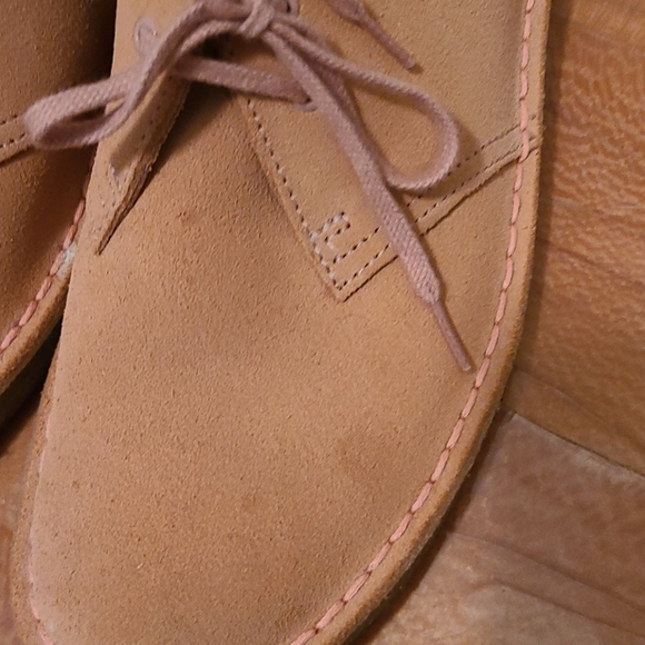 Clark's desert 🏜 boots. - Picture 3 of 6